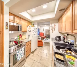 Photo #2: 250053405 Listing