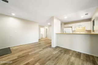 Photo #3: 250053407 Listing 