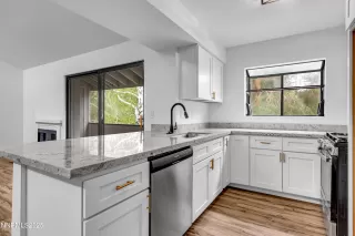 Photo #2: 250053473 Listing 