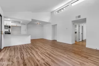 Photo #4: 250053473 Listing 