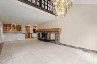 Photo #3: 250053513 Listing