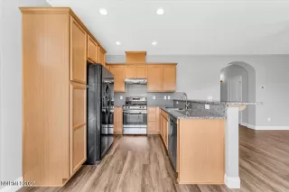 Photo #6: 250053547 Listing 