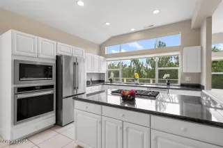 Photo #2: 250053639 Listing