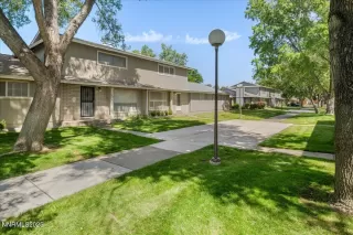 More Details about MLS # 250053647 : 850 WOODBERRY DRIVE#APT 2