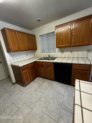 Photo #6: 250053801 Listing