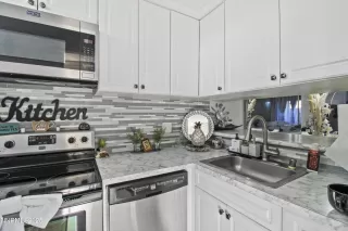 Photo #3: 250053803 Listing