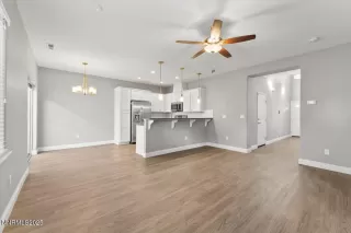 Photo #2: 250053816 Listing 