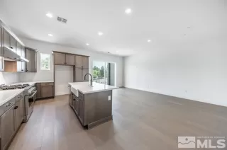 Photo #1: 250053860 Listing