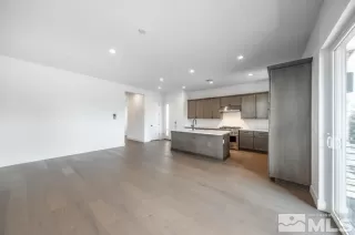 Photo #4: 250053860 Listing