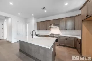 Photo #5: 250053860 Listing