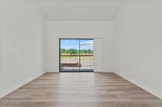 Photo #2: 250053907 Listing