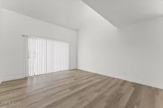 Photo #3: 250053907 Listing