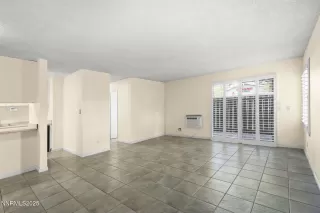 Photo #1: 250053929 Listing 