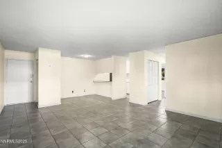 Photo #2: 250053929 Listing 