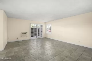 Photo #4: 250053929 Listing 