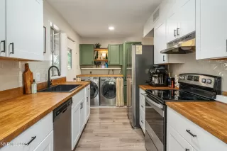 Photo #4: 250054056 Listing