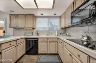 Photo #1: 250054065 Listing 