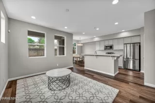 Photo #5: 250054228 Listing