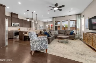 Photo #2: 250054321 Listing 