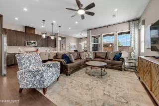 Photo #3: 250054321 Listing 