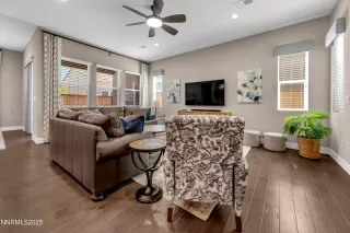 Photo #4: 250054321 Listing 