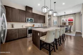 Photo #5: 250054321 Listing 