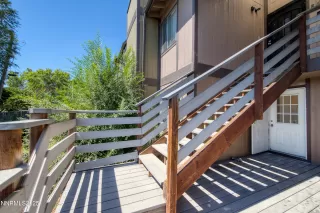 Photo #1: 250054596 Listing 