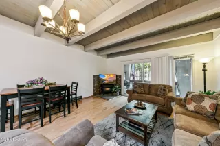 Photo #2: 250054597 Listing