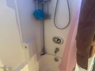 Photo #2: 250054602 Listing 