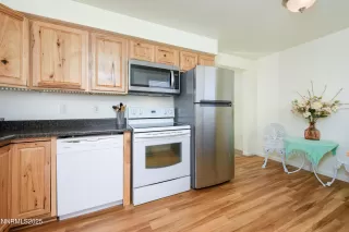 Photo #1: 250054624 Listing 