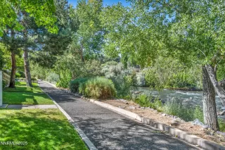 Photo #2: 250054629 Listing 