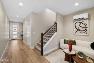 Photo #1: 250054693 Listing 