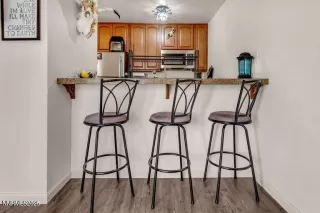 Photo #4: 250054823 Listing