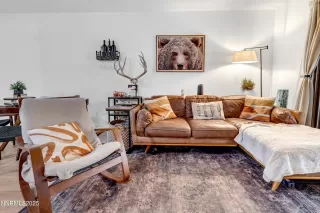 Photo #4: 250054903 Listing