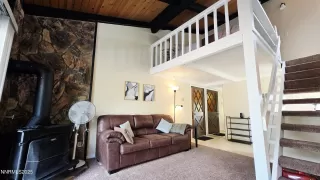 Photo #4: 250054944 Listing