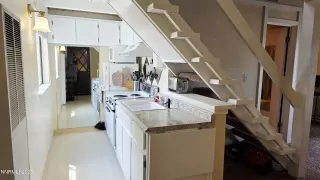 Photo #5: 250054944 Listing