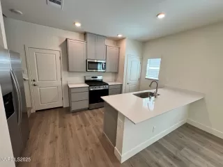 Photo #3: 250054961 Listing 