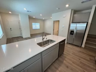 Photo #4: 250054961 Listing 