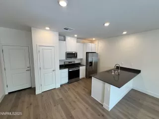 Photo #5: 250054963 Listing 