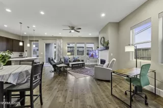 Photo #2: 250055096 Listing