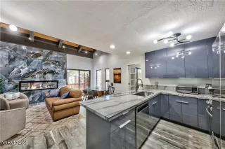 Photo #4: 250055337 Listing