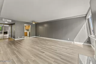 Photo #4: 250055416 Listing