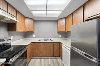 Photo #5: 250055416 Listing