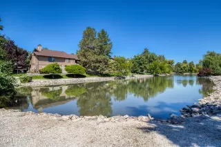 Photo #5: 250055477 Listing