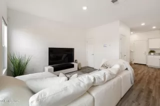 Photo #5: 250055526 Listing