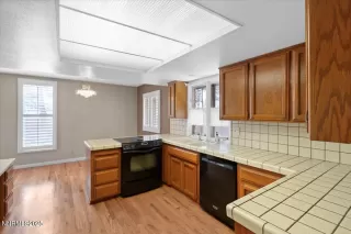 Photo #6: 250055564 Listing