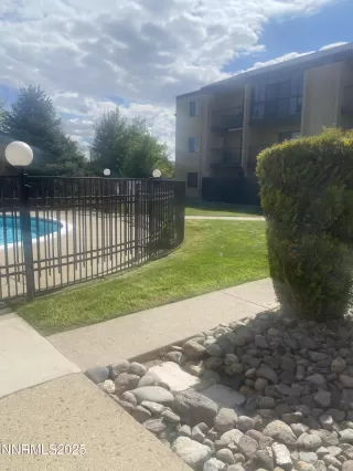 Photo #2: 250055886 Listing