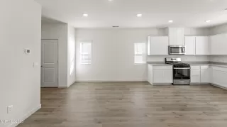 Photo #4: 250055918 Listing