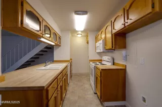 Photo #5: 250056101 Listing