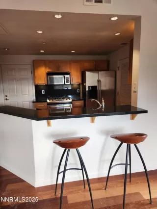 Photo #1: 250056262 Listing 